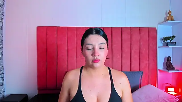 ashley Olsen online show from 11-05-25, 03:06