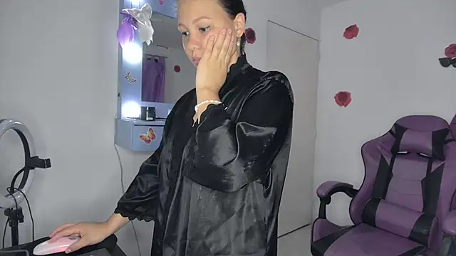Snapshot of soffy_rosses chatting on 05-01-26, 02:38 soffy rosses online show from 05-01-26, 02:38