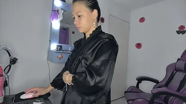 Snapshot of soffy_rosses chatting on 05-03-26, 02:06 soffy rosses online show from 05-03-26, 02:06