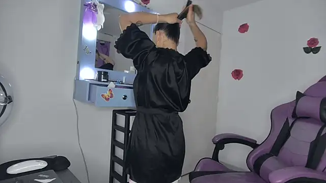 Snapshot of soffy_rosses chatting on 05-05-26, 01:57 soffy rosses online show from 05-05-26, 01:57