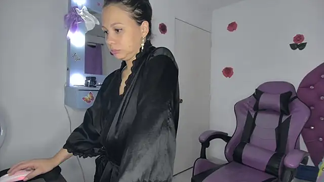 Snapshot of soffy_rosses chatting on 05-11-26, 04:51 soffy rosses online show from 05-11-26, 04:51