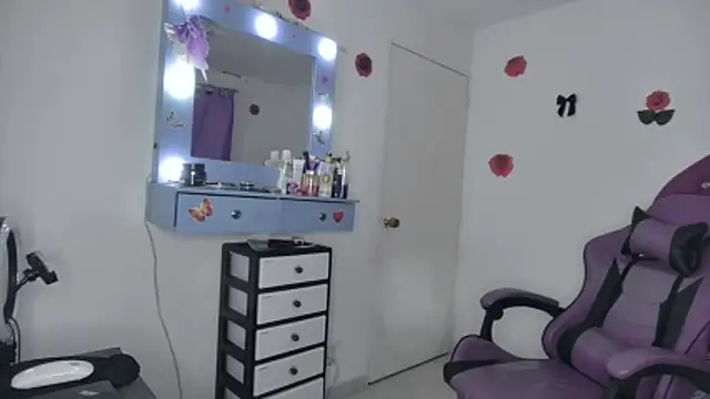 Snapshot of soffy_rosses chatting on 05-17-26, 01:58 soffy rosses online show from 05-17-26, 01:58