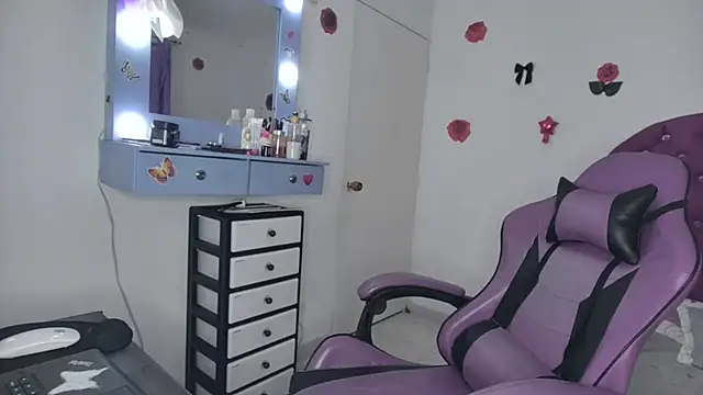 Snapshot of soffy_rosses chatting on 06-04-26, 03:34 soffy rosses online show from 06-04-26, 03:34