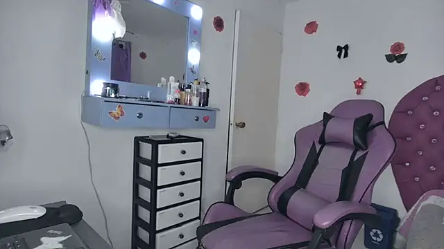 Snapshot of soffy_rosses chatting on 06-09-26, 03:18 soffy rosses online show from 06-09-26, 03:18