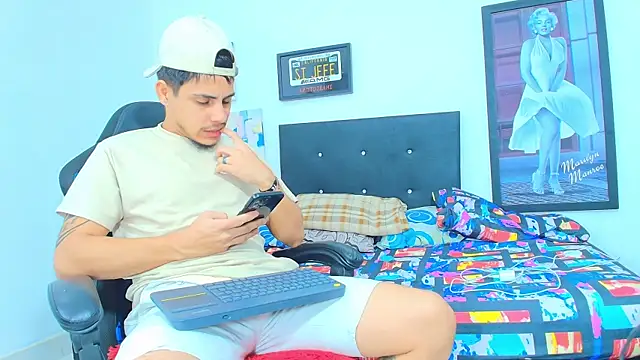 Luke Stone online show from 04-25-26, 09:12