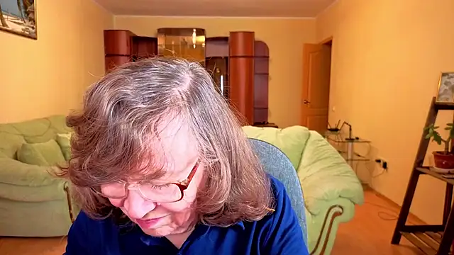 Snapshot of Betty_Brick chatting on 11-30-25, 10:25 Betty Brick online show from 11-30-25, 10:25