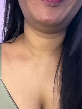 Snapshot of tamil_Aarathi chatting on 06-12-26, 05:12 tamil Aarathi online show from 06-12-26, 05:12