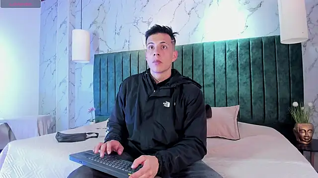 Snapshot of Dustin_Sonne chatting on 10-26-25, 03:34 Dustin Sonne online show from 10-26-25, 03:34