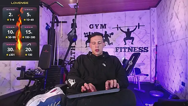 Snapshot of Dustin_Sonne chatting on 10-27-25, 03:32 Dustin Sonne online show from 10-27-25, 03:32