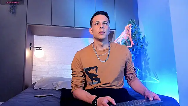 Snapshot of Dustin_Sonne chatting on 11-07-25, 03:50 Dustin Sonne online show from 11-07-25, 03:50