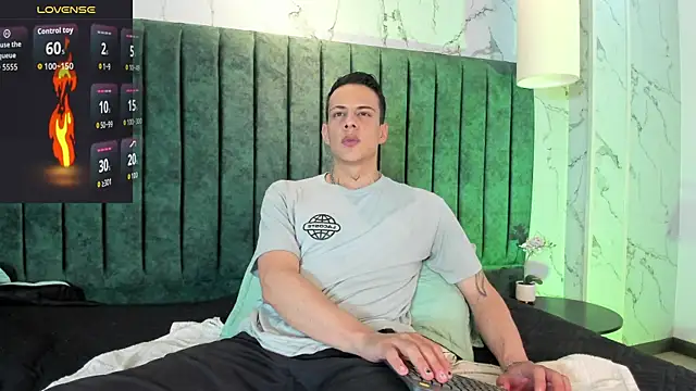 Snapshot of Dustin_Sonne chatting on 11-14-25, 03:27 Dustin Sonne online show from 11-14-25, 03:27