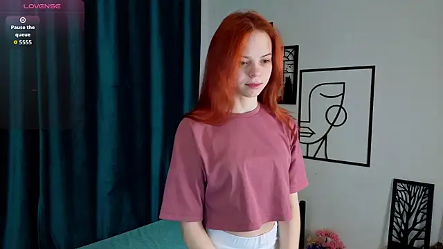 SynnoveBann online show from 11-17-25, 01:11