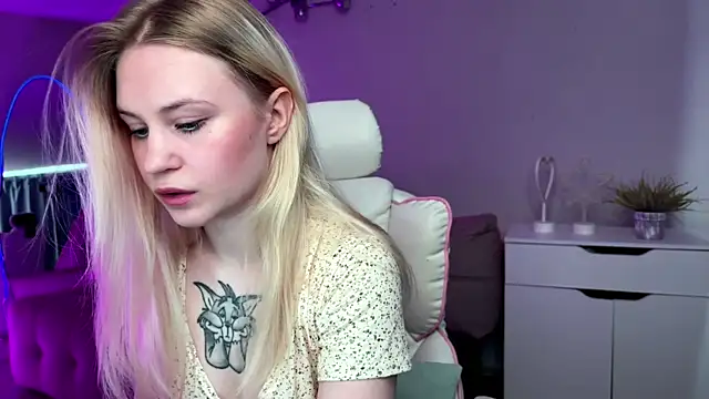 Snapshot of Sofia_Kenwood chatting on 06-03-26, 04:04 Sofia Kenwood online show from 06-03-26, 04:04