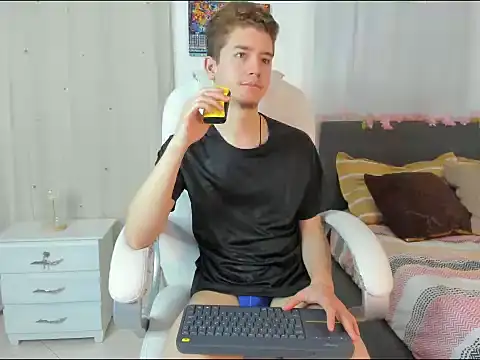 ThiagooJames online show from 11-22-25, 03:16