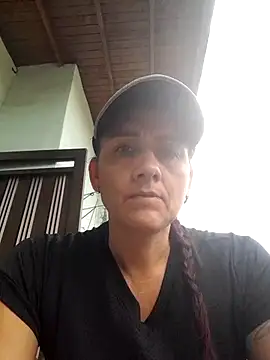 Snapshot of darling_hott chatting on 11-02-25, 04:20 darling hott online show from 11-02-25, 04:20