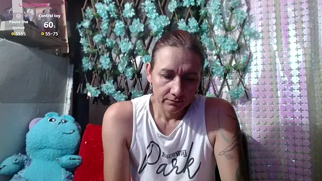 Snapshot of darling_hott chatting on 01-19-26, 09:46 darling hott online show from 01-19-26, 09:46