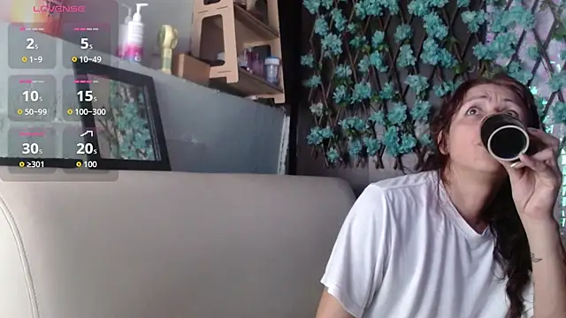 Snapshot of darling_hott chatting on 03-05-26, 12:12 darling hott online show from 03-05-26, 12:12