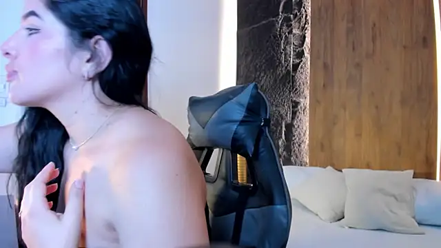 evelin lopezz online show from 10-18-25, 02:14