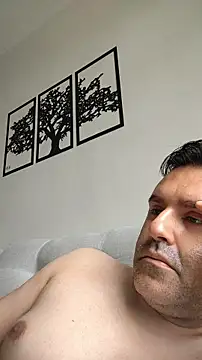 Snapshot of LeoMaduroSP chatting on 02-02-26, 01:32 LeoMaduroSP online show from 02-02-26, 01:32