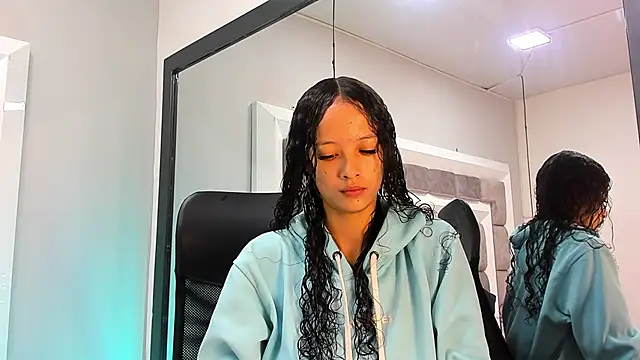 JuliettaBleer online show from 10-06-25, 11:51