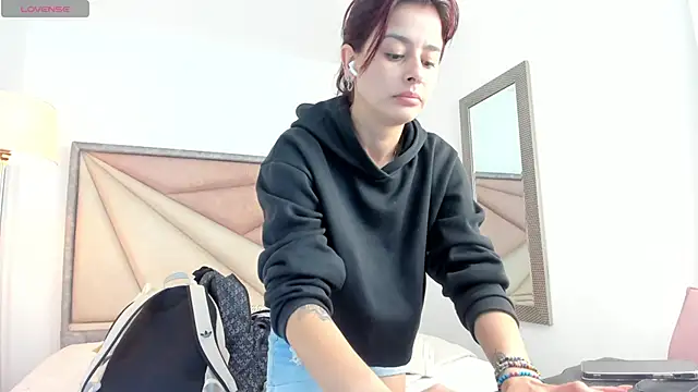 valerieMattson online show from 10-24-25, 05:53