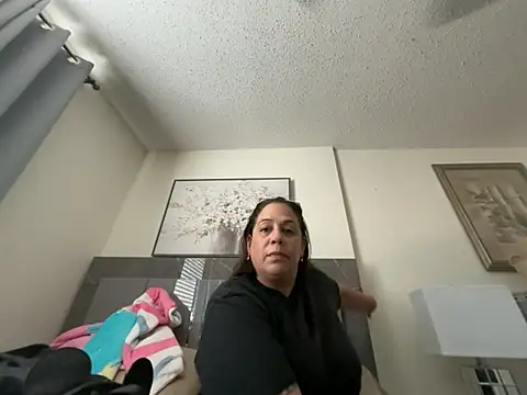 PrettyKittyMia online show from 04-19-26, 08:11