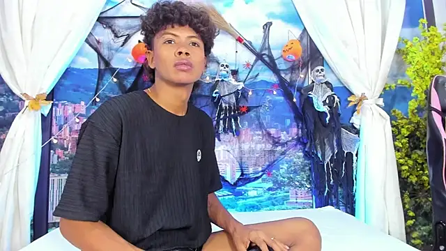 MilthonDelis online show from 10-22-25, 03:29