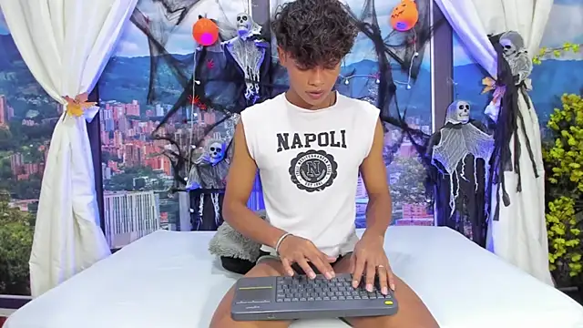 MilthonDelis online show from 10-24-25, 03:03