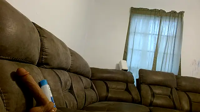 Snapshot of carlithefreak chatting on 01-13-25, 02:32 carlithefreak online show from 01-13-25, 02:32