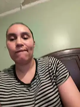 Snapshot of carlithefreak chatting on 07-13-26, 11:29 carlithefreak online show from 07-13-26, 11:29