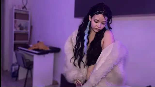 Snapshot of nikoli_naw chatting on 11-10-25, 05:45 nikoli naw online show from 11-10-25, 05:45