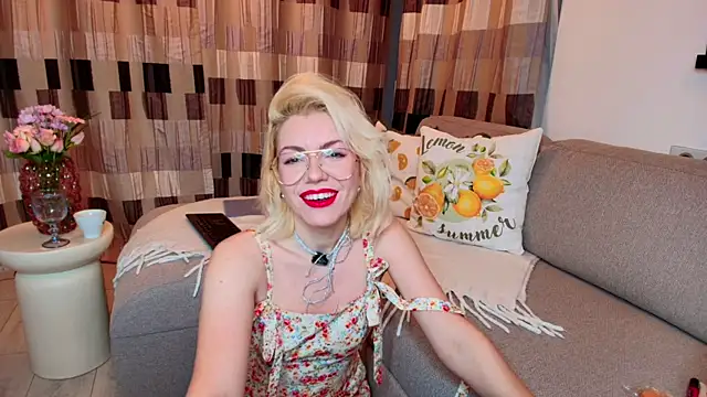 Snapshot of Hellen_TheSoul chatting on 04-30-26, 02:40 Hellen TheSoul online show from 04-30-26, 02:40
