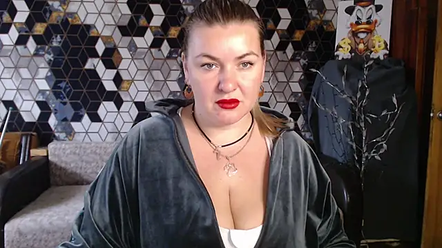 Snapshot of NikaSkylink chatting on 04-09-26, 06:30 NikaSkylink online show from 04-09-26, 06:30