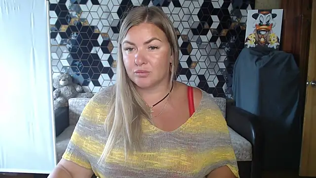 Snapshot of NikaSkylink chatting on 06-29-26, 10:15 NikaSkylink online show from 06-29-26, 10:15