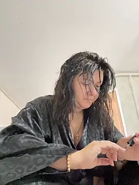 Liza Will online show from 10-27-25, 05:55