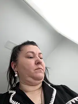 Snapshot of Liza_Will chatting on 04-03-26, 09:51 Liza Will online show from 04-03-26, 09:51