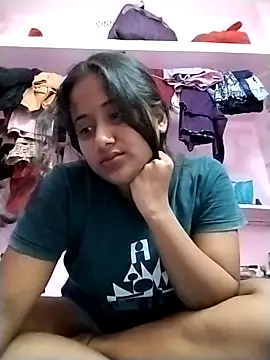 Snapshot of Fun__with__Prity chatting on 10-11-25, 05:44 Fun  with  Prity online show from 10-11-25, 05:44