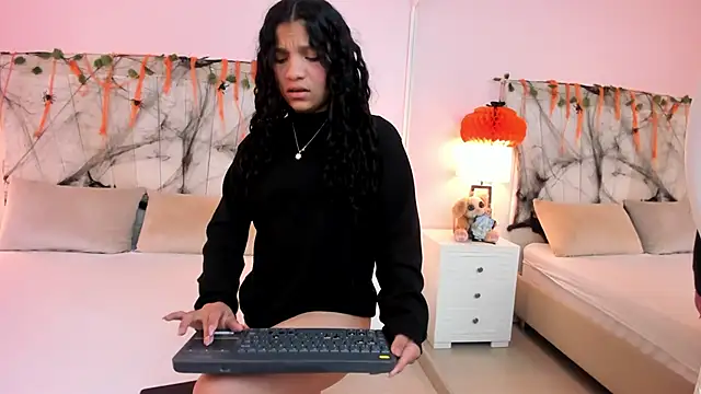 LittleeStar online show from 10-06-25, 03:37