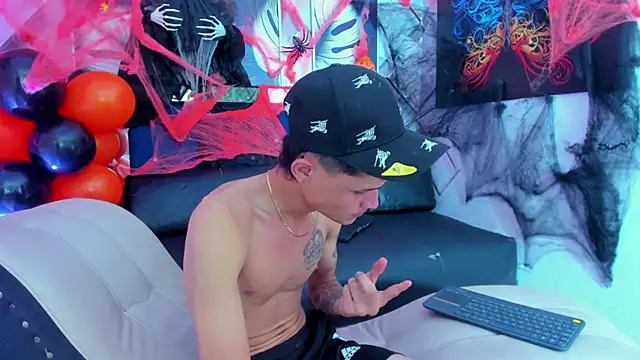 Snapshot of rhabena_boysex chatting on 10-29-25, 12:02 rhabena boysex online show from 10-29-25, 12:02