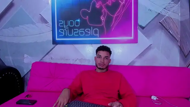 Snapshot of rhabena_boysex chatting on 02-21-26, 02:23 rhabena boysex online show from 02-21-26, 02:23