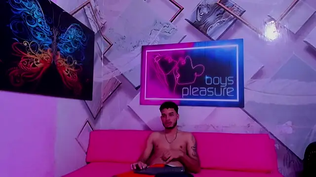 Snapshot of rhabena_boysex chatting on 03-01-26, 01:40 rhabena boysex online show from 03-01-26, 01:40