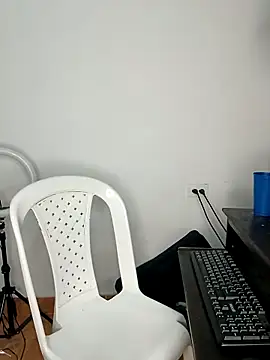 Snapshot of Allnei chatting on 10-25-25, 01:02 Allnei online show from 10-25-25, 01:02