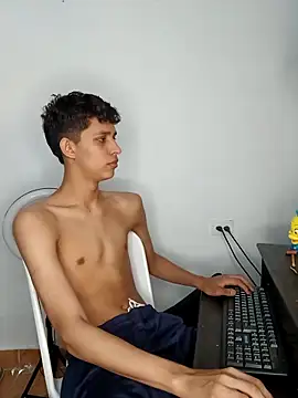 Snapshot of Allnei chatting on 10-28-25, 07:16 Allnei online show from 10-28-25, 07:16