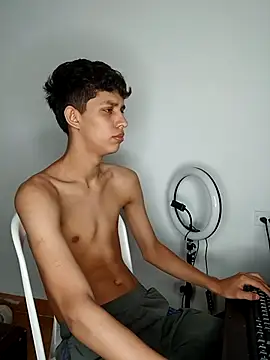 Snapshot of Allnei chatting on 11-06-25, 11:55 Allnei online show from 11-06-25, 11:55