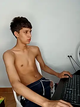 Snapshot of Allnei chatting on 11-08-25, 06:18 Allnei online show from 11-08-25, 06:18