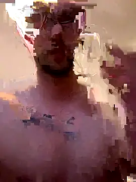 Snapshot of Mrlarox chatting on 10-08-25, 05:54 Mrlarox online show from 10-08-25, 05:54