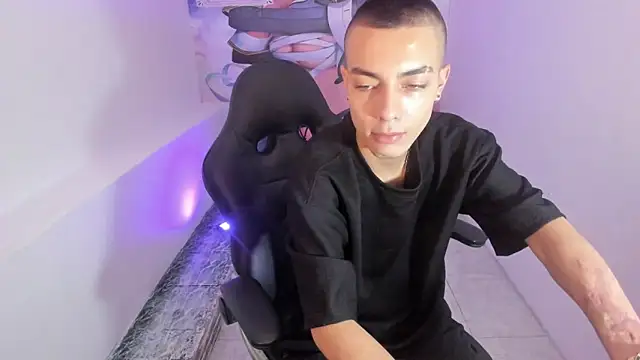 Snapshot of Dereck_Boy8 chatting on 11-12-25, 08:52 Dereck Boy8 online show from 11-12-25, 08:52