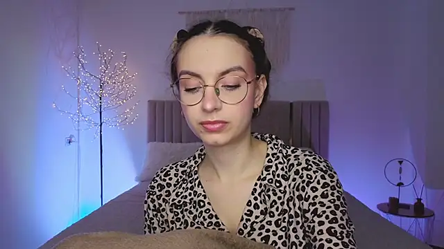 Real cutie1 online show from 03-17-26, 02:09