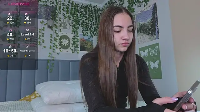 Ashley Pierce online show from 10-03-25, 04:09