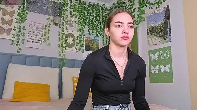 Ashley Pierce online show from 10-12-25, 04:11